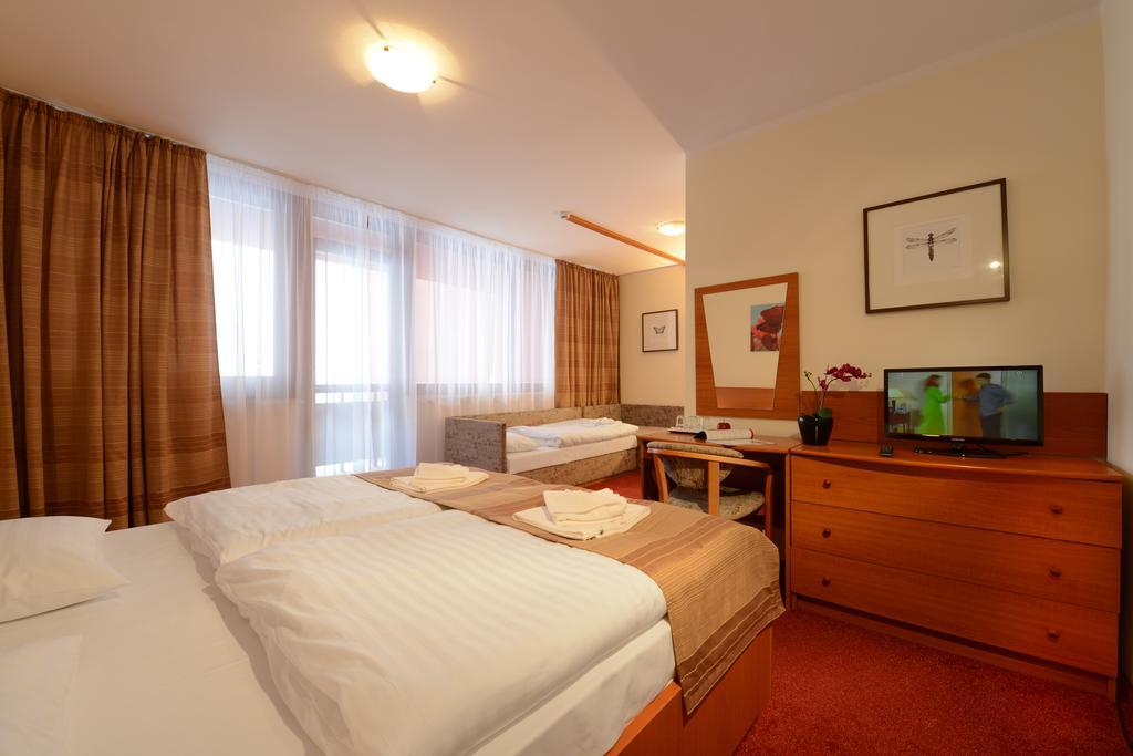 Hotel Sorea Trigan Штрбске-Плесо Экстерьер фото